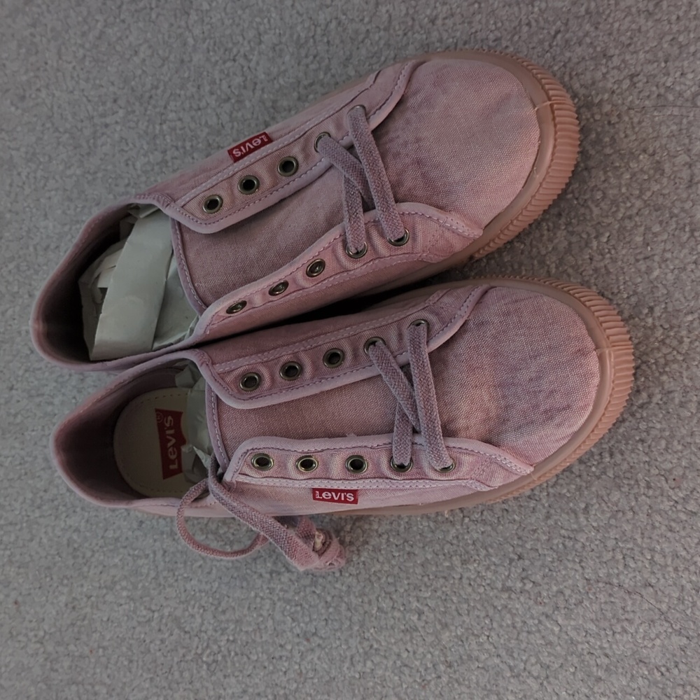 Levi's Canvas Sneakers in Light Pink